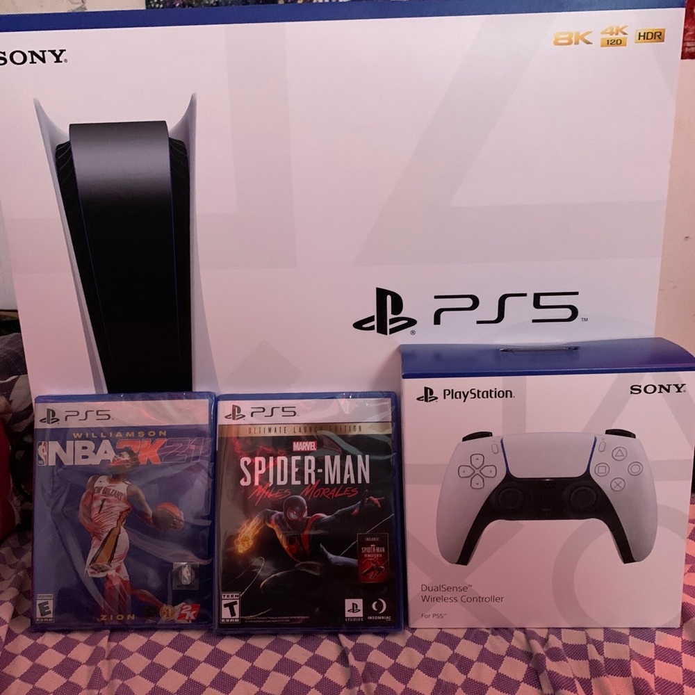 PS5 HOLIDAY BUNDLE